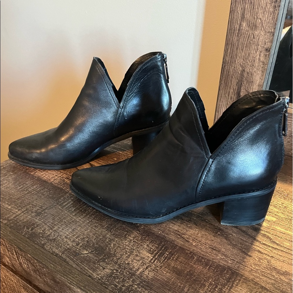 Black Blondo booties